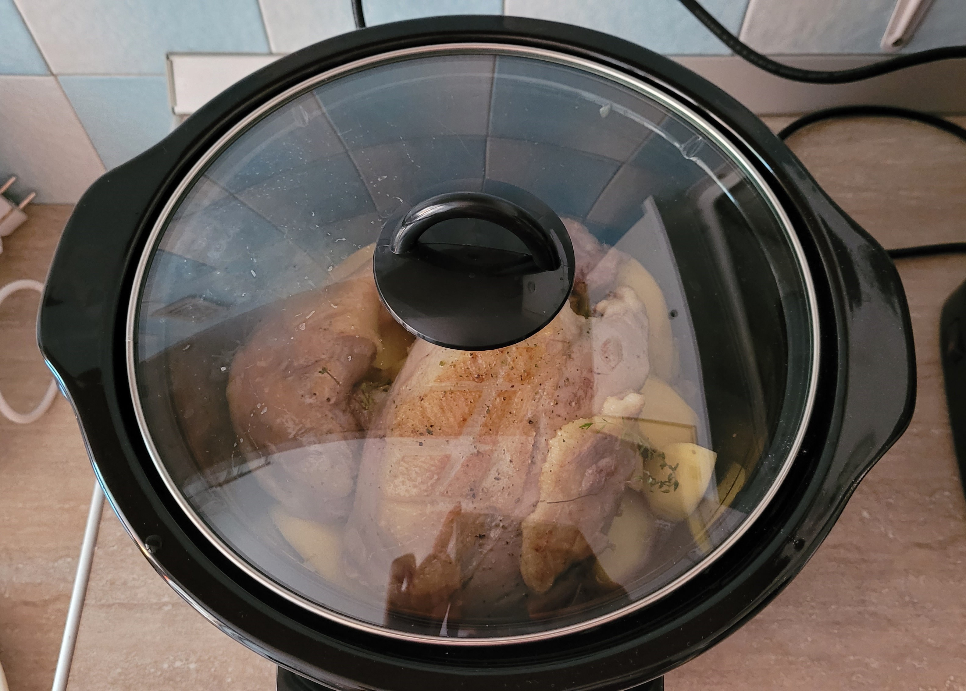 Carne de rata gatita la slow cooker Crock Pot