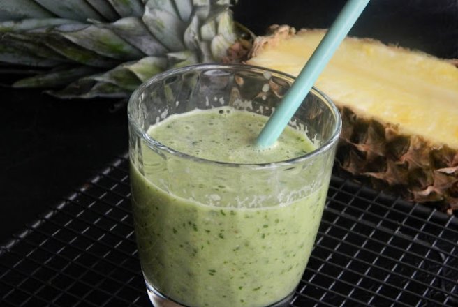 Smoothie de ananas cu spanac