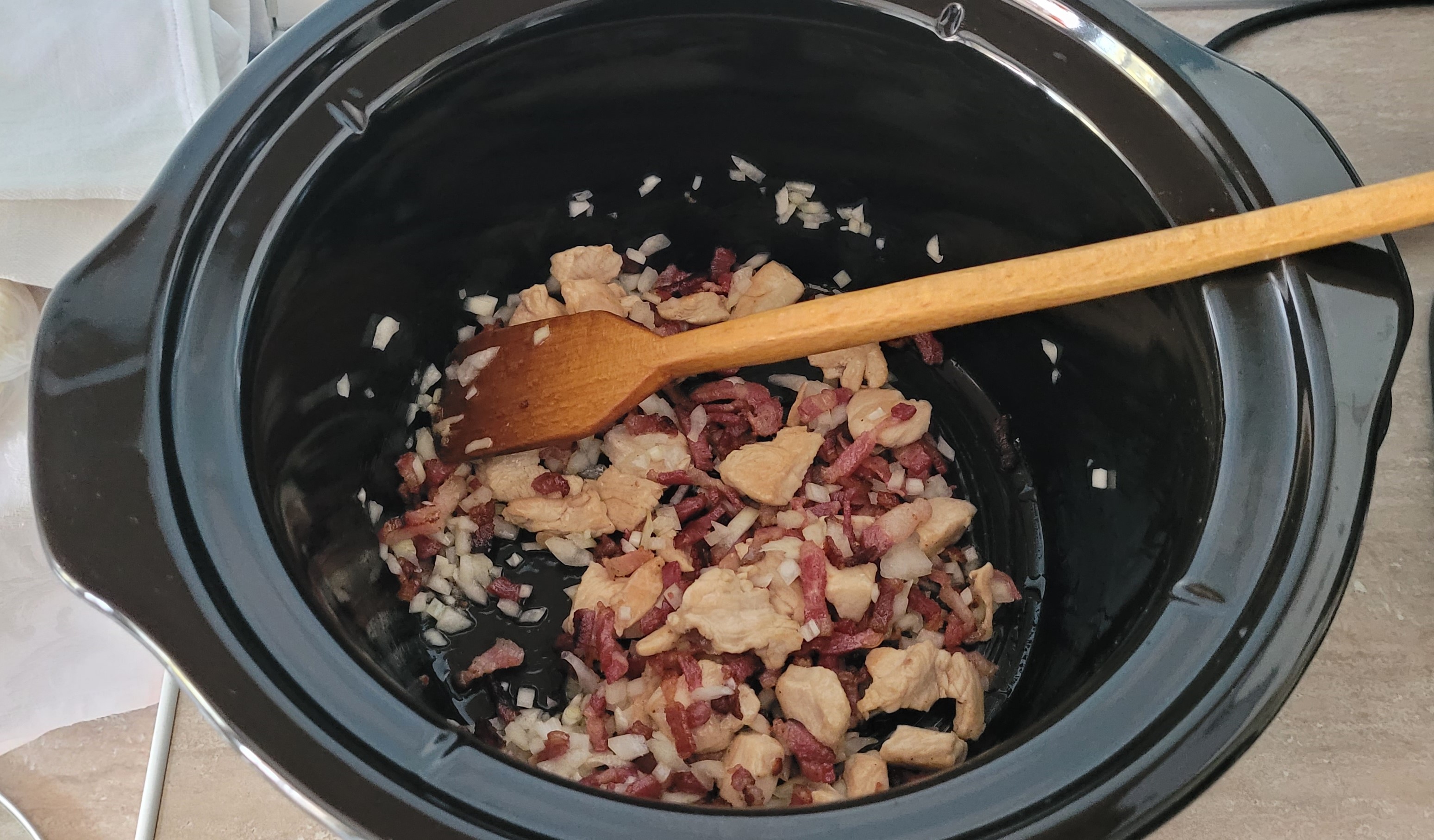 Paste cu pui si bacon in sos, la slow cooker Crock Pot