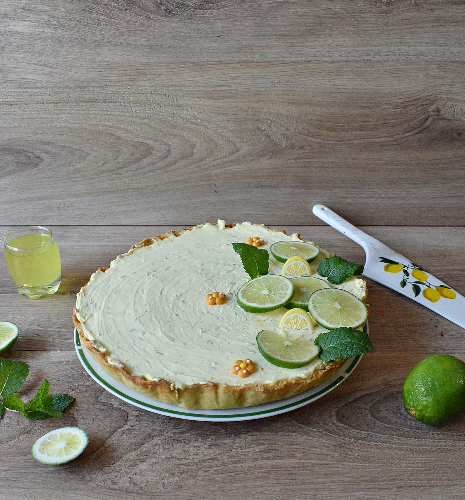 Desert tarta cu crema lime si caramel