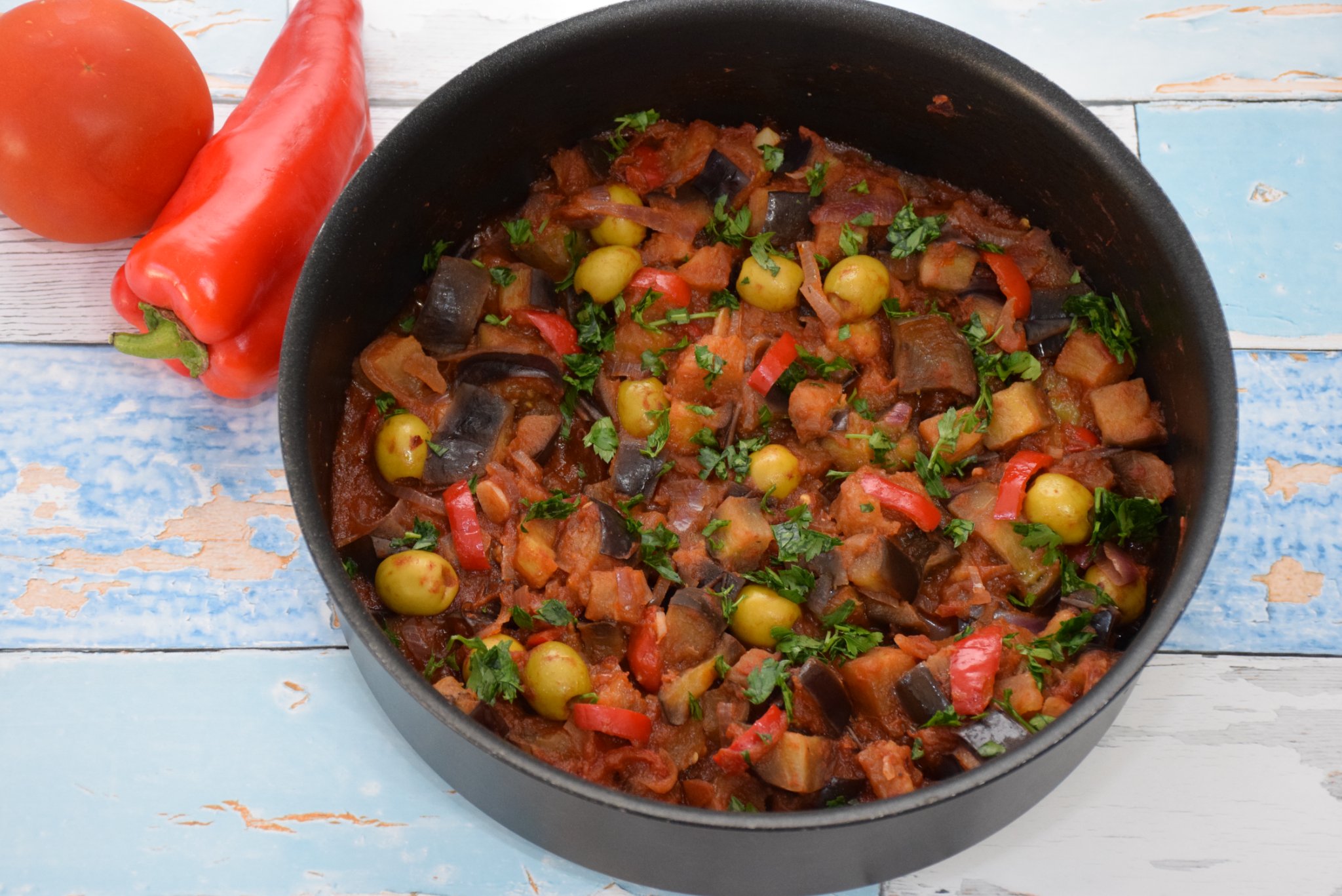 Caponata siciliana - Tocanita de vinete cu rosii si masline