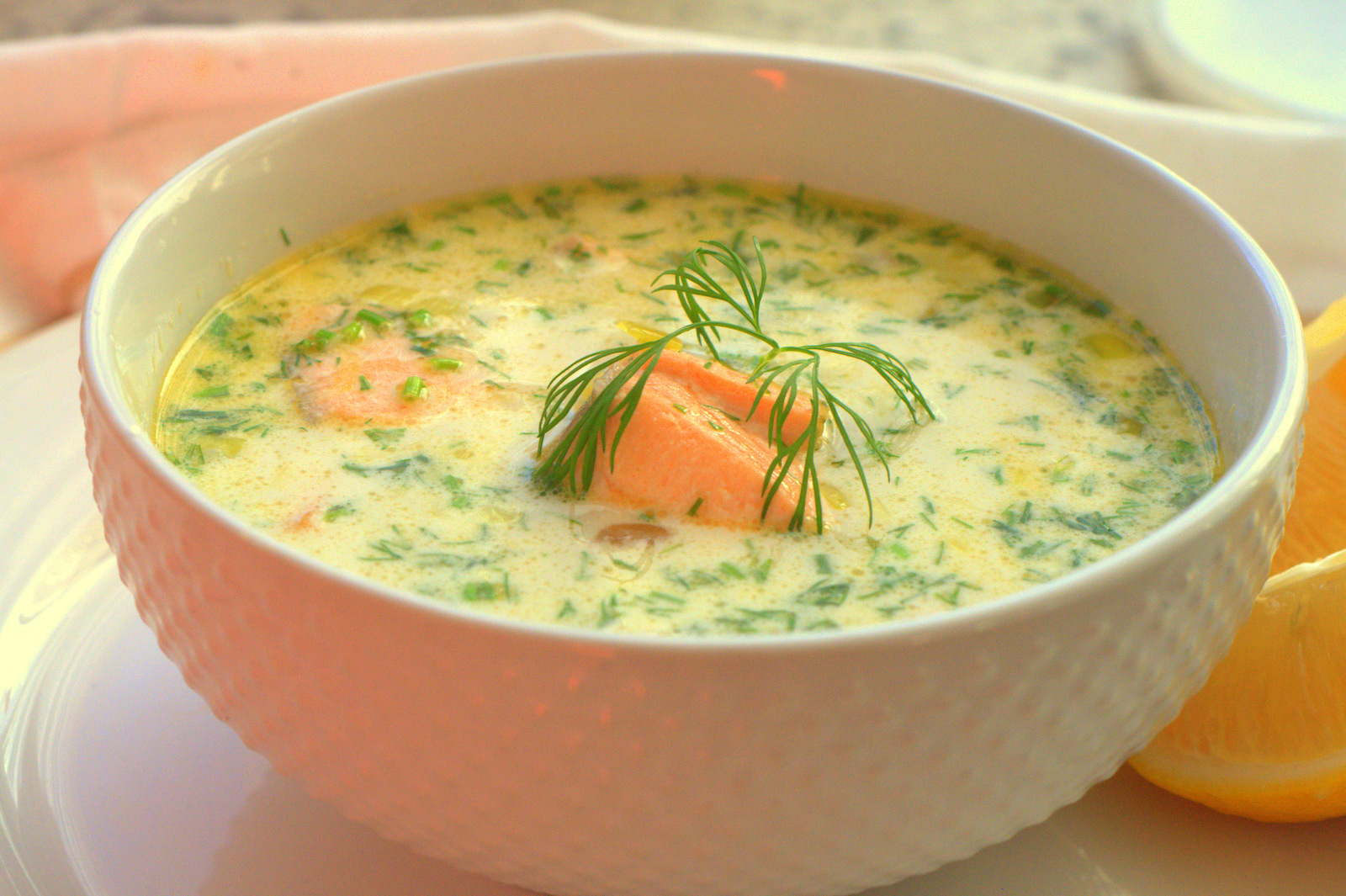 Reteta de Lohikeitto, supa finlandeza de somon (nr.10 din Top Best Soups in the World)