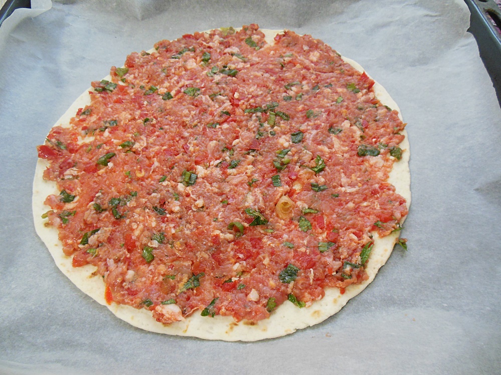 Lahmacun - Reteta turceasca de aperitiv cu carne