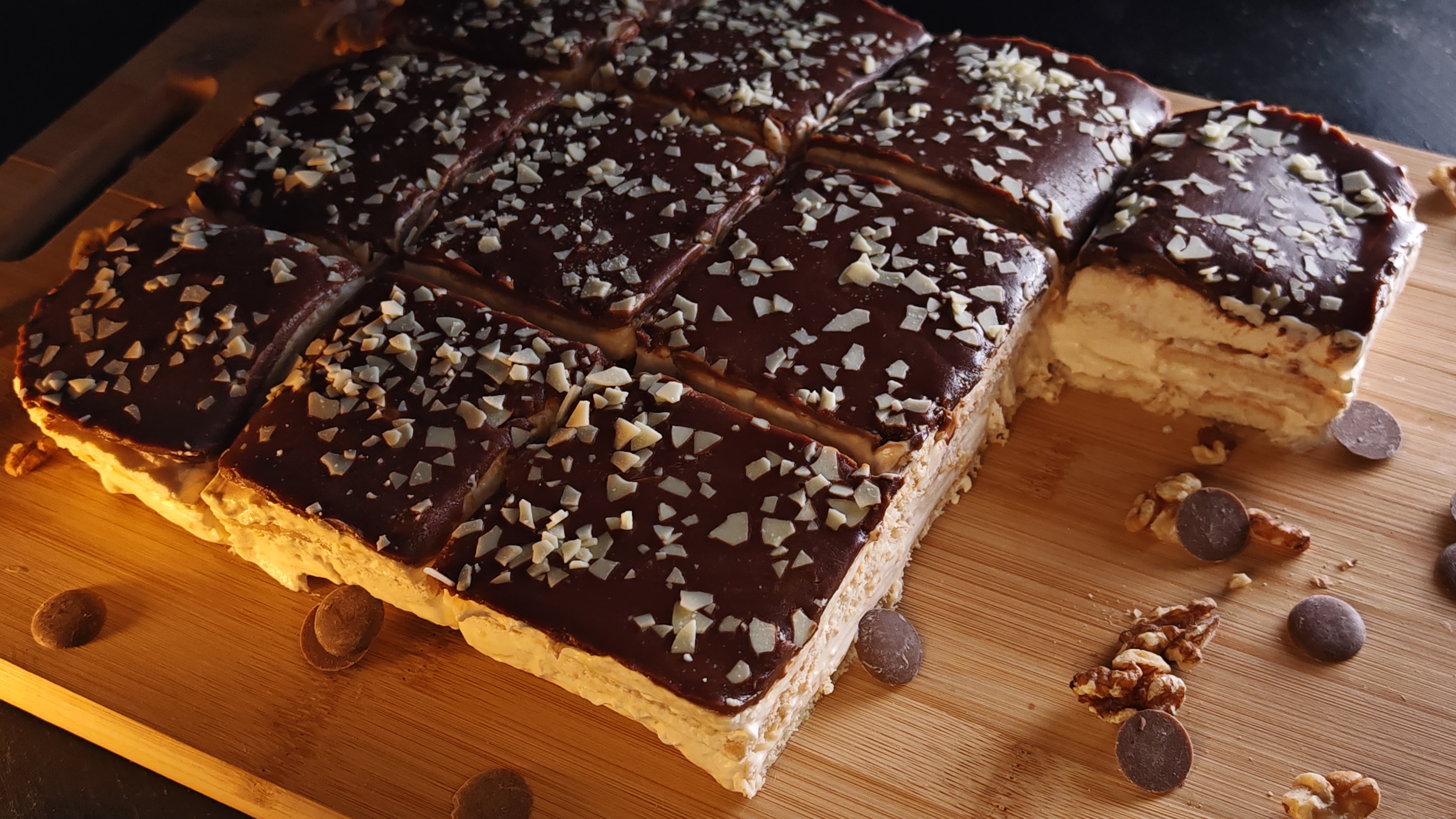 Prăjitura cu biscuiți și cremă de vanilie - Deliciu fin și cremos