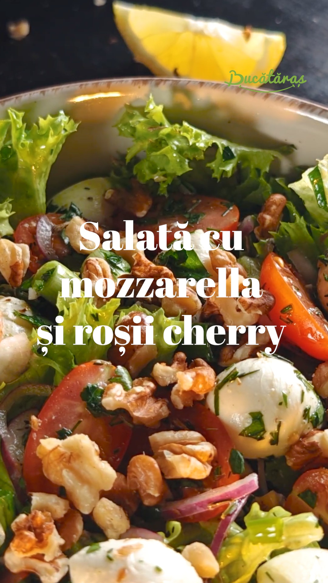 Salată cu mozzarella și roșii cherry - Savoare și culoare într-o rețetă rapidă