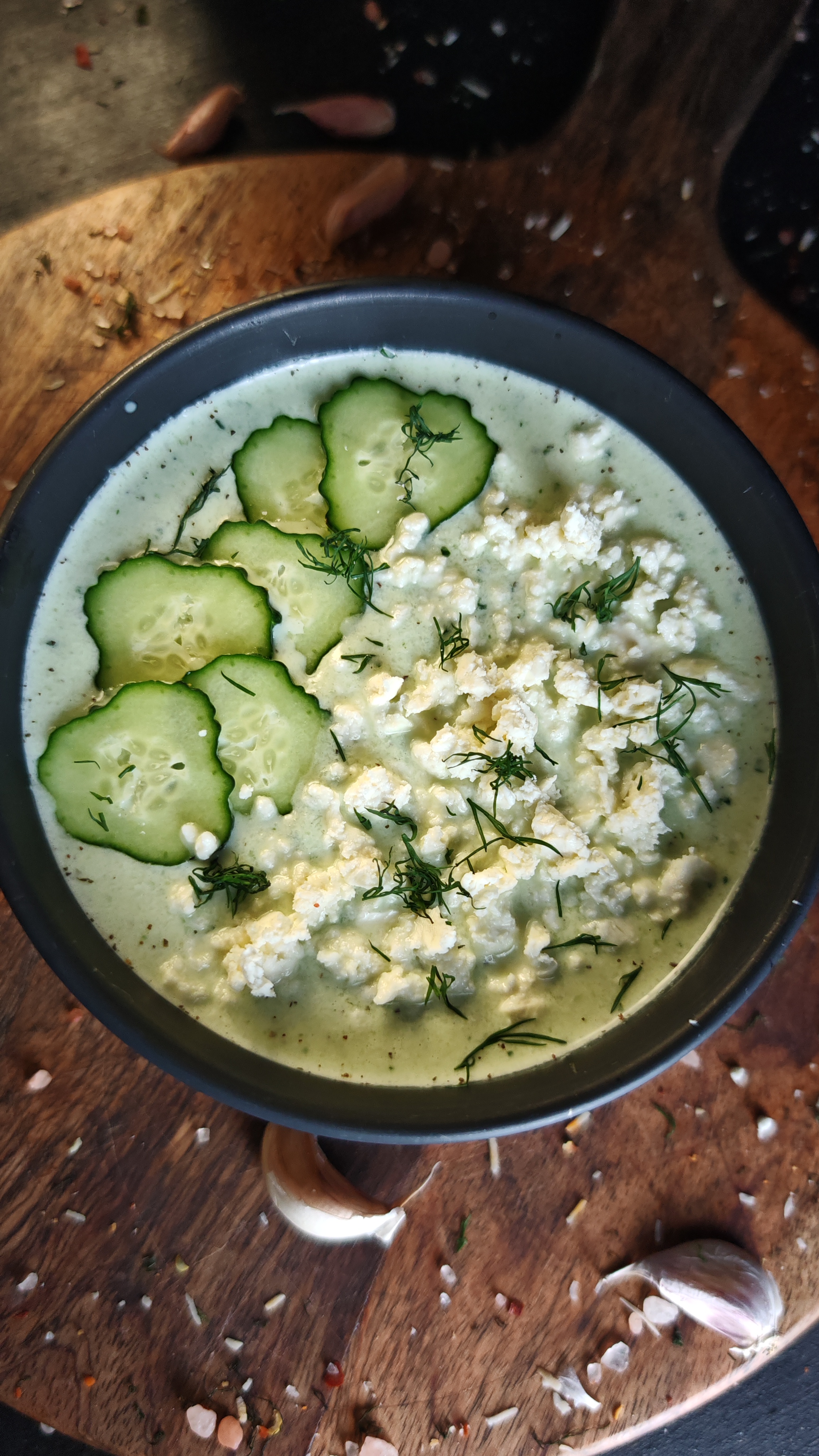 Supă rece de castraveți - Răcoritoare și plină de savoare