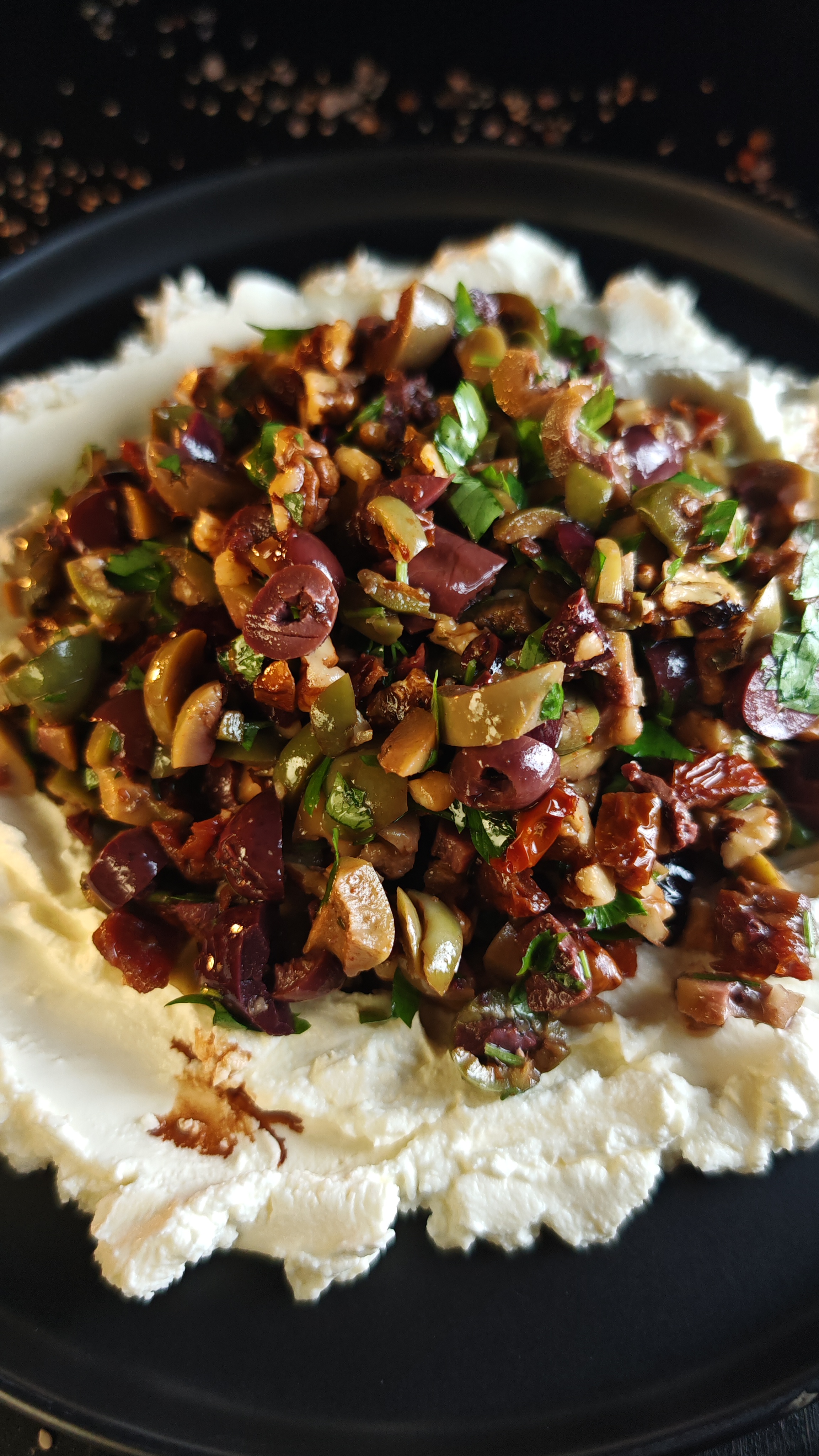 Salată de măsline - Rapidă, gustoasă și fără coacere