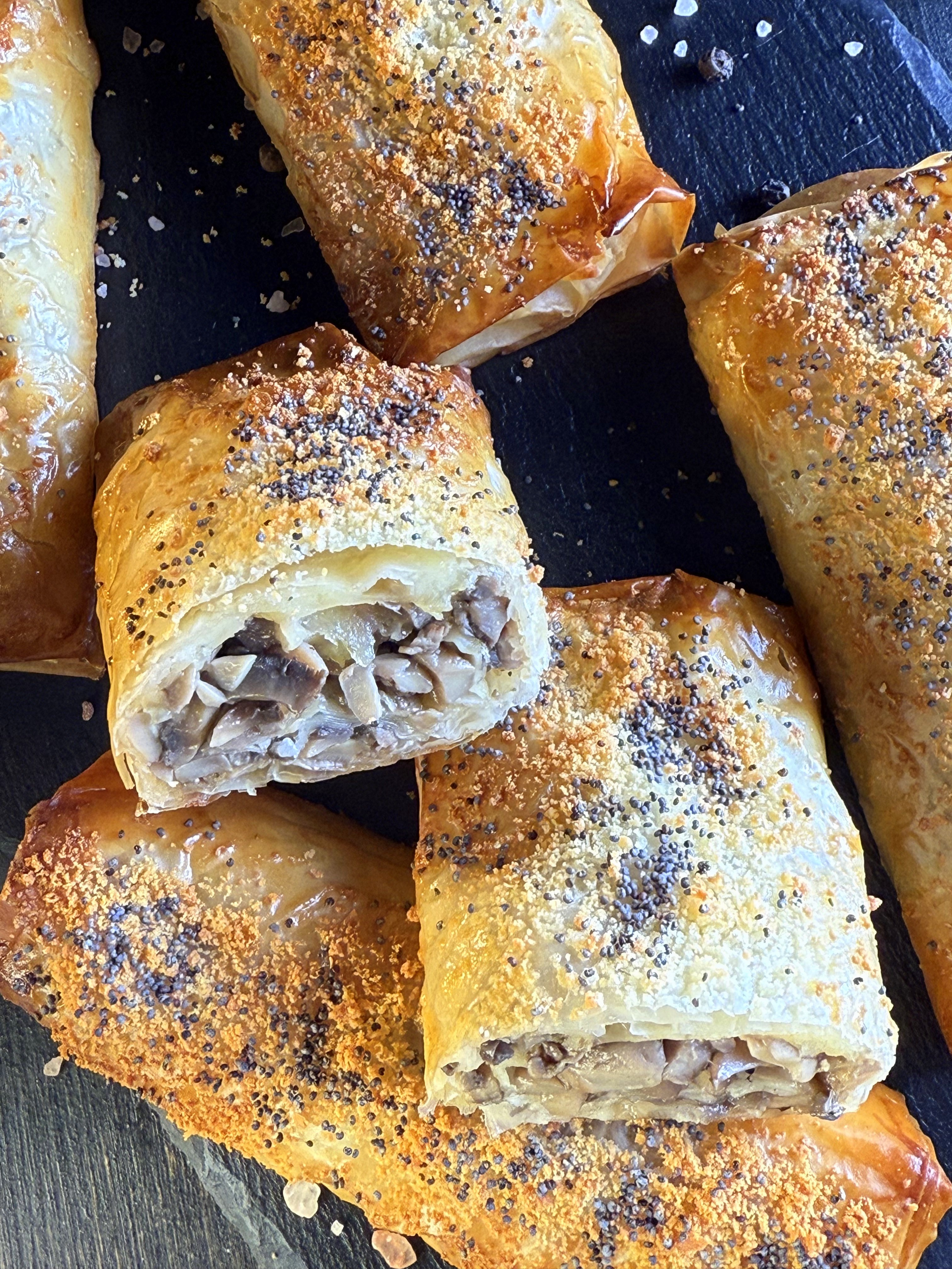 Mini ștrudele cu ciuperci - Rețeta rapidă și savuroasă