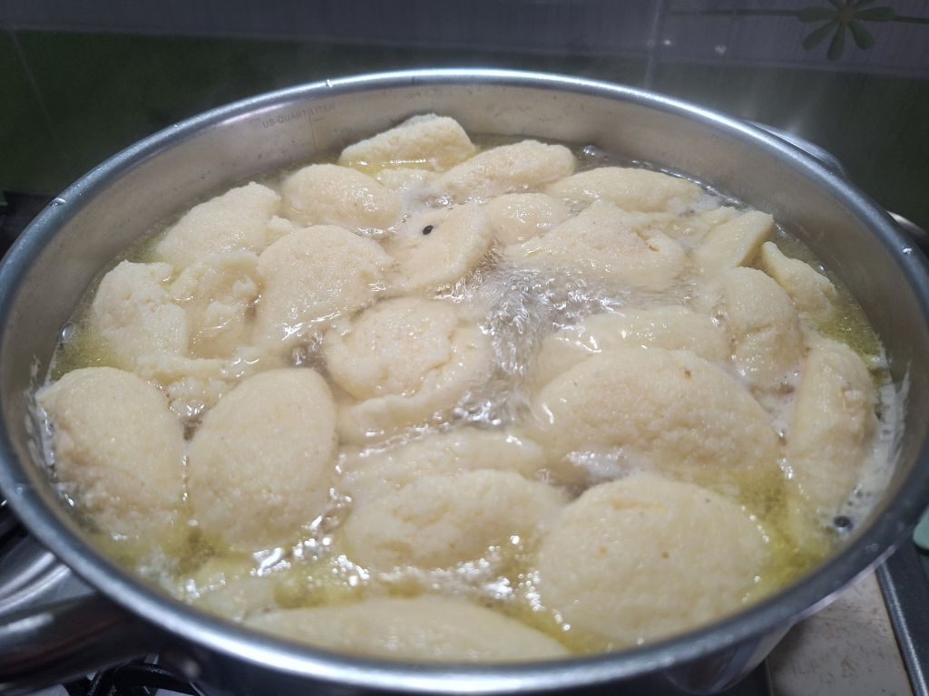 Supa de pui cu galuste de gris – ca la mama acasa