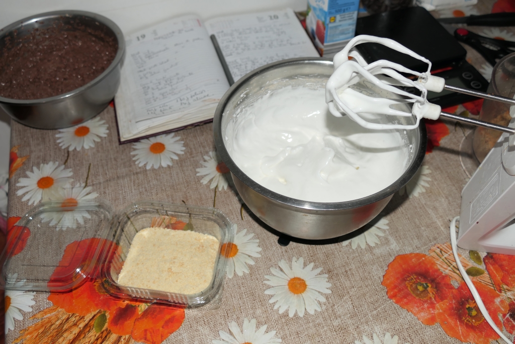 Prajitura cu dragoste ( Leontina 55 )