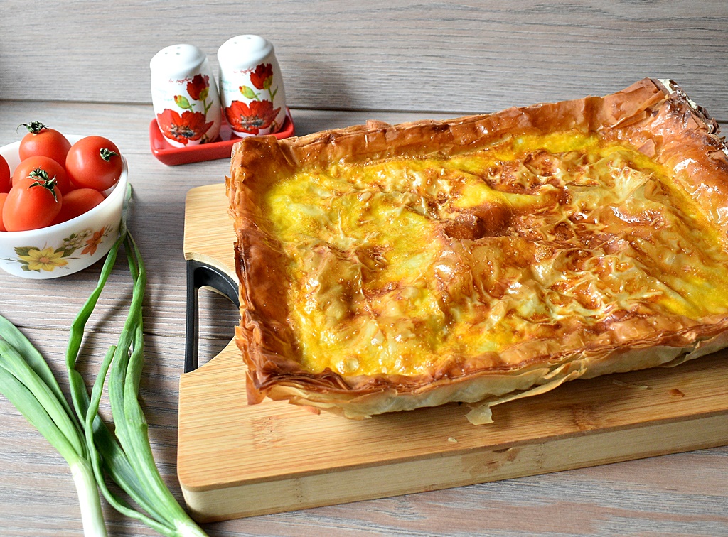 Spanakopita, placinta sarata cu spanac si branza - Reteta savuroasa de casa