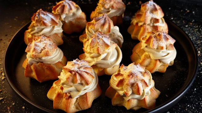 Mini eclere cu cremă de fistic - Desertul delicios care te va cuceri