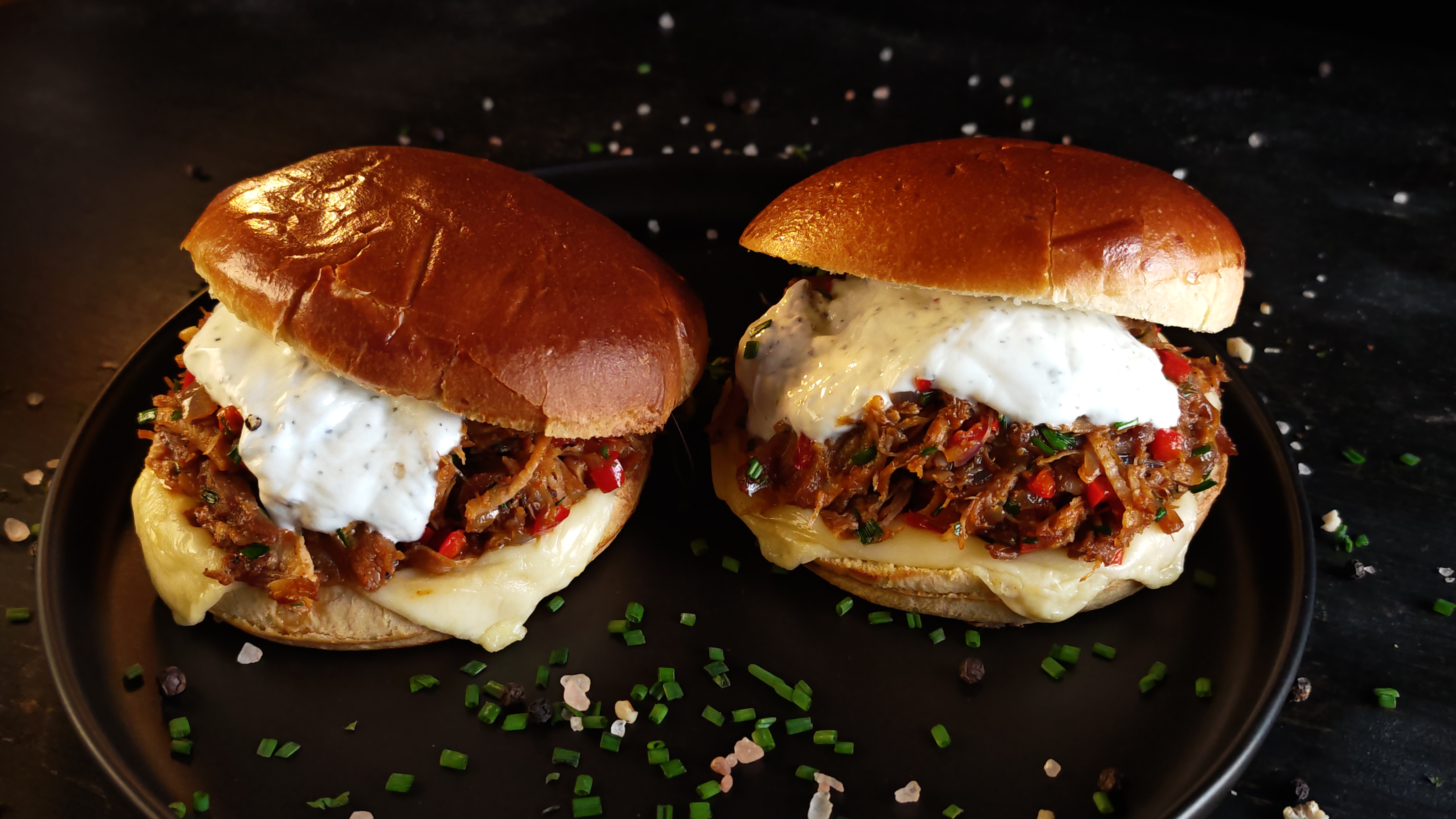 Burger cu carne rămasă - Simplu, rapid și gustos