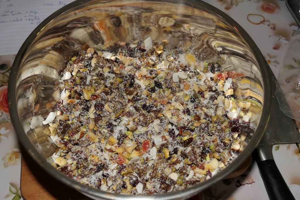 Batoane de ciocolata ''cu de toate''